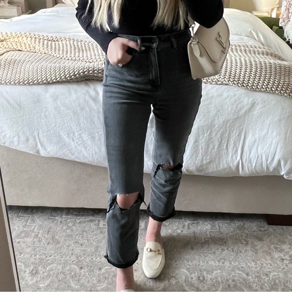 ❌SOLD EXPRESS SUPER HIGH RISE SLIM DISTRESSED BLACK RAW HEM JEANS - Picture 1 of 4